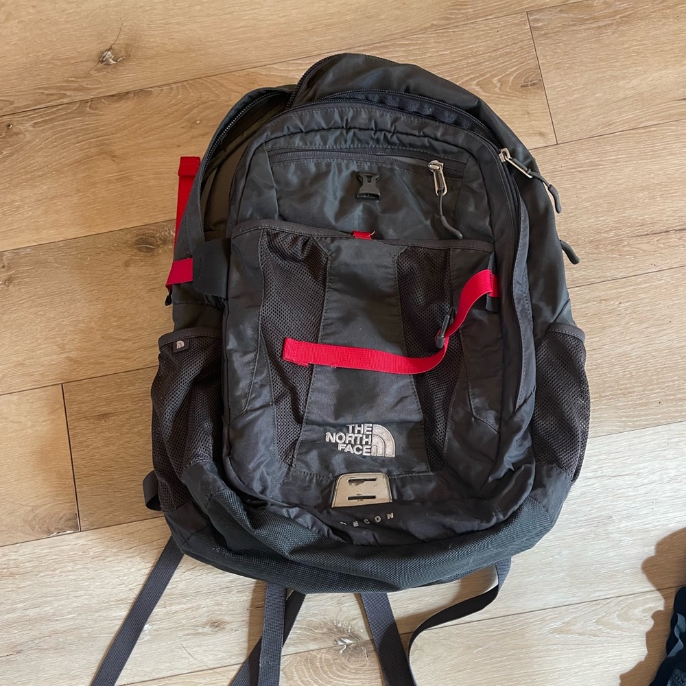 The north face recon backpack